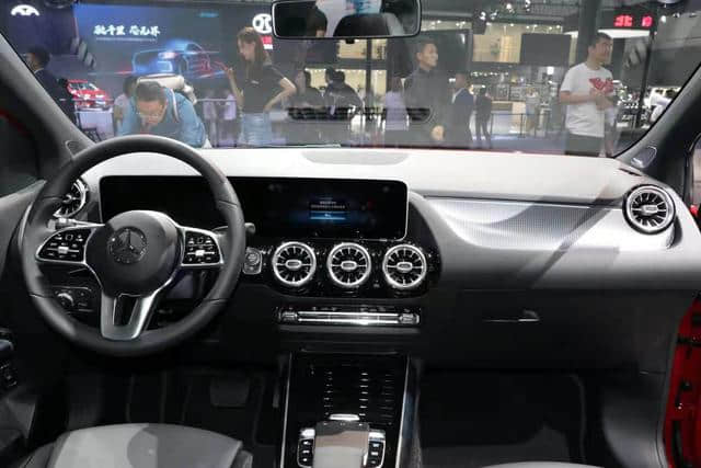 奔驰B级正式上市，售价25.98万-27.68万，全新GLS国内首发