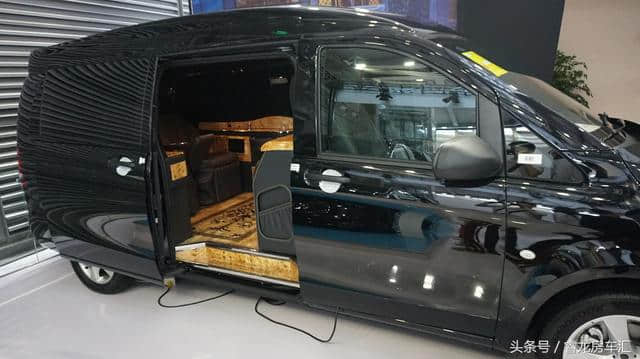梅赛德斯-奔驰新威霆6座商务车，现车实拍，尊贵优雅与众不同！