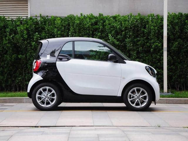 2016款奔驰Smart Fortwo评测：Tiny car, redux