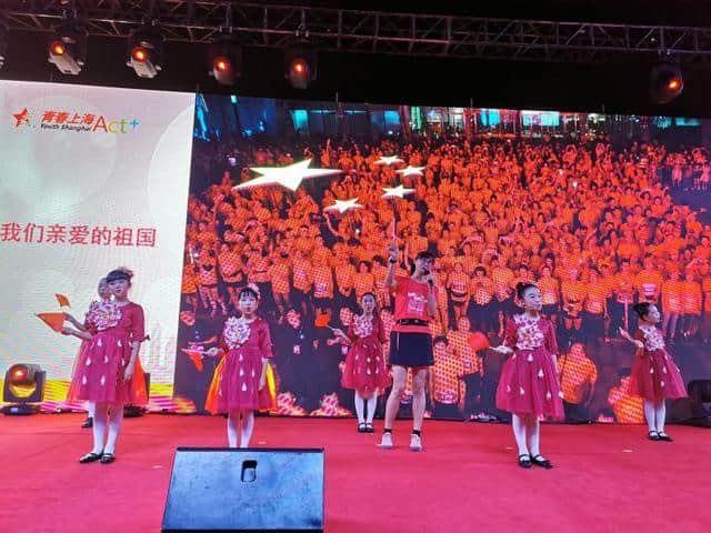 2019上海青年风尚节隆重开幕 青年社会组织社区服务月开启“公益夜市”