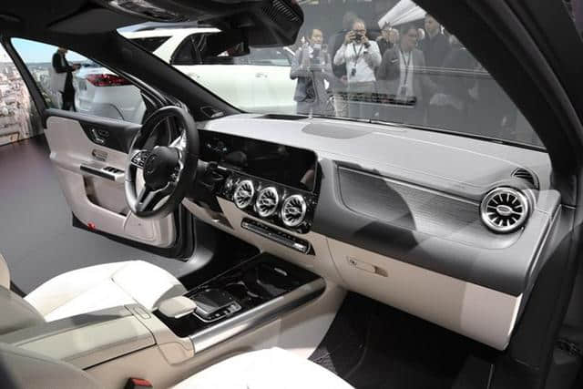 全新一代奔驰B级将在9月5日开幕的2019成都车展正式上市