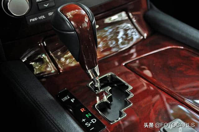 雷克萨斯LS460L豪华加长版实拍，售价148.8万，比辉腾还要低调