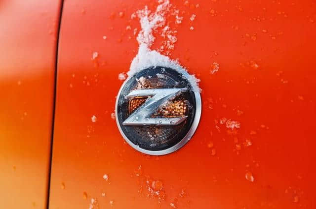 撒欢｜雪地小战神！日产370Z的疯狂变身！