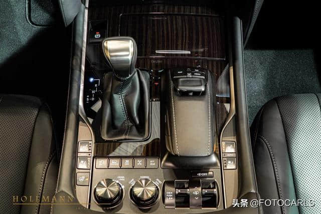 雷克萨斯LX450d柴油，售价比570还高调，没有双油箱只能穿西装