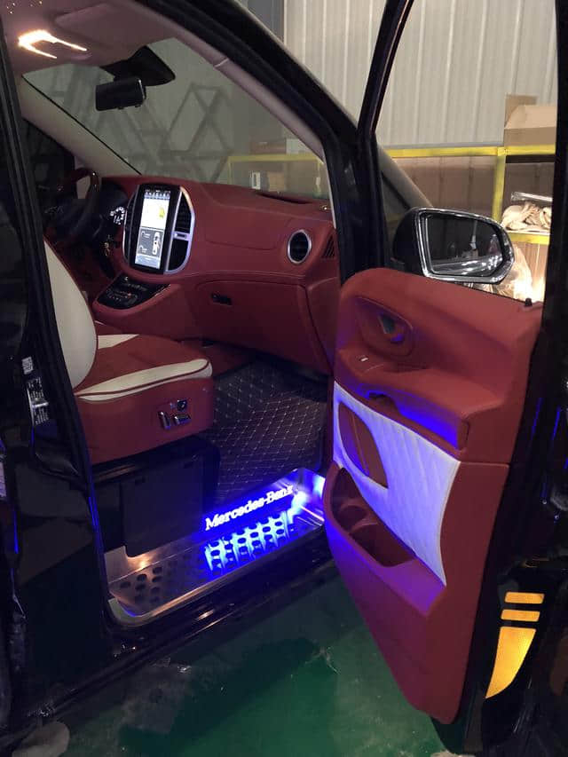 奔驰商务车系列：威霆/唯雅诺/V260整车内饰和航空座椅升级效果！