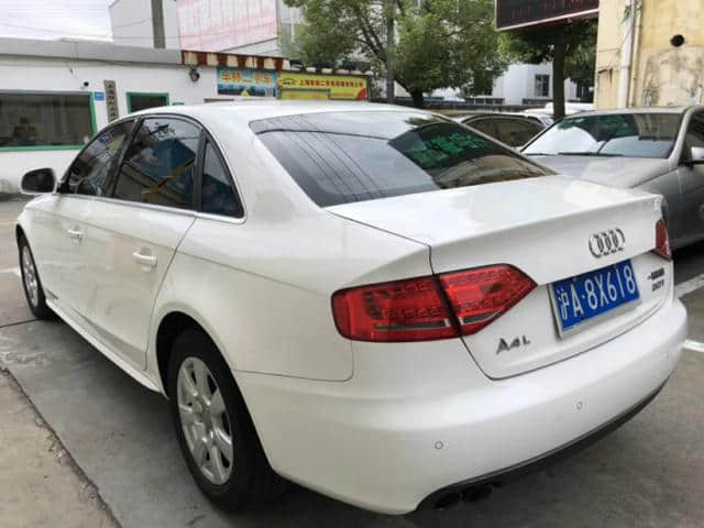 2012年奥迪A4L，2.0T 排量，11.6万