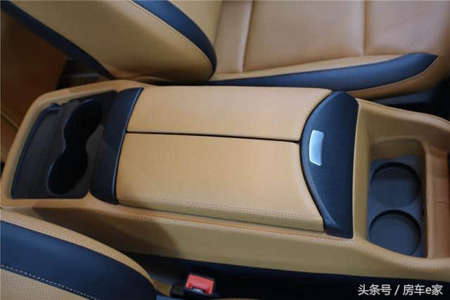2.0T奔驰新威霆改装房车 现车实拍预售63.8万