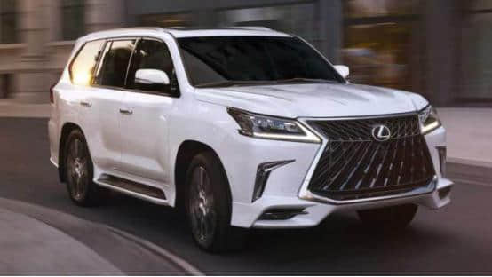 2020款雷克萨斯LX570采用运动套装，输出动力为383马力