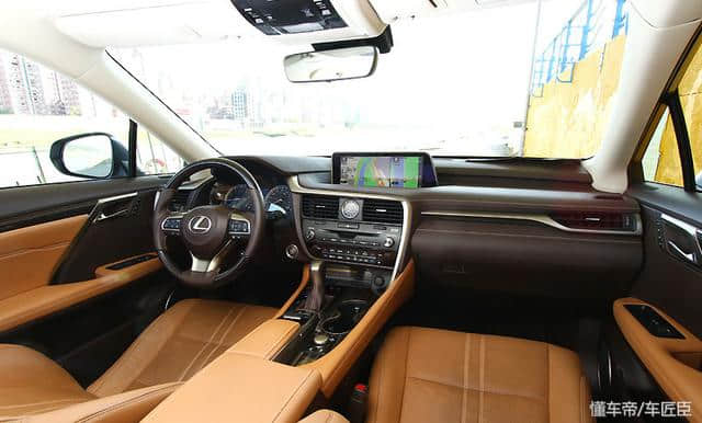 试驾报导《雷克萨斯 RX 350L》成为一辆5 + 2的豪华中大型SUV！
