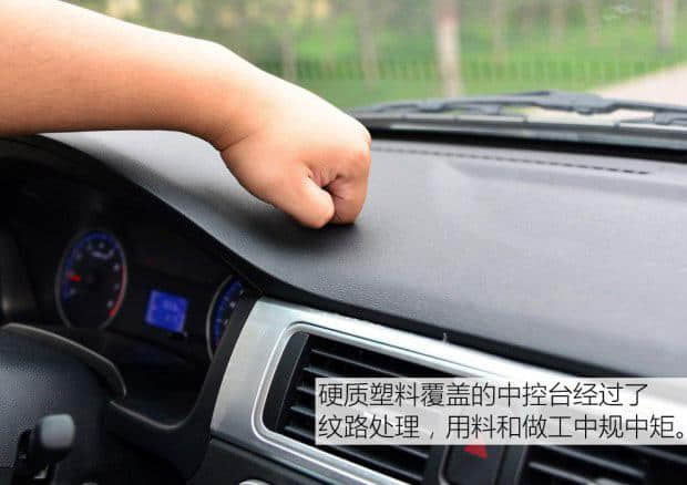 长安神骐F30皮卡车型详解（价格便宜，货厢实用，养车成本低）