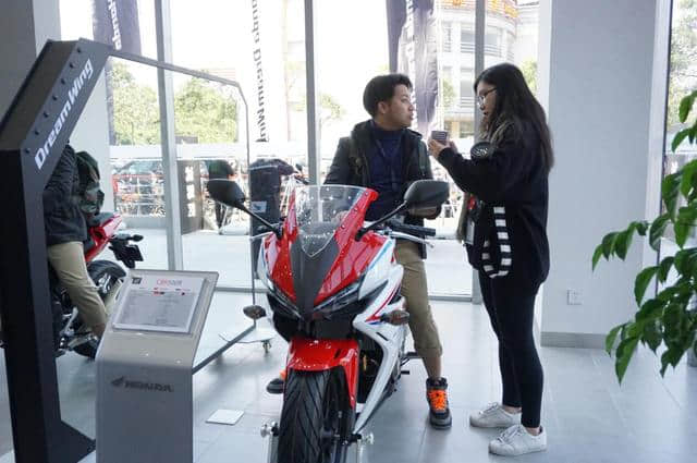 Honda中国新动作！第四家大排量摩托车店落户广东佛山