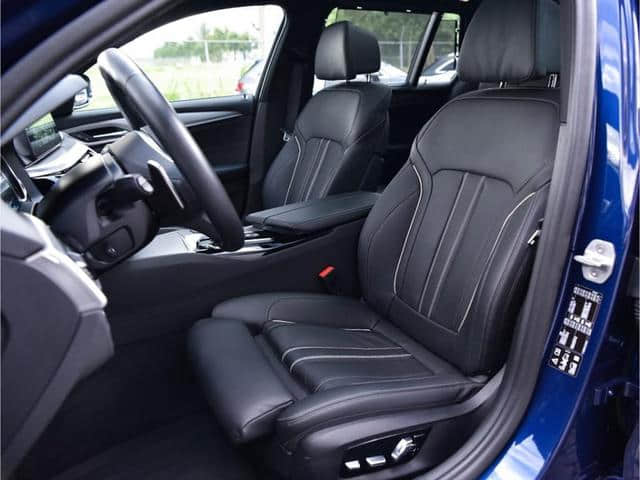 宝马540i X-Drive Touring，宝马5系旅行和5系GT你们更爱哪种