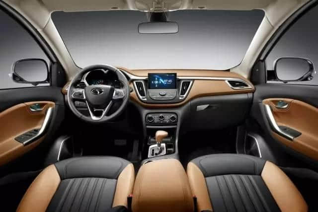 作为越级的高颜值SUV，2018款东南DX7却以8.99万的低价入市