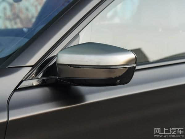 宝马M760Li xDrive上市，售价265.80万！
