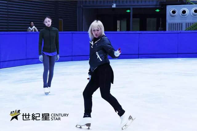 萨维申科来京，世纪星国际冰雪体育中心备战氛围浓烈