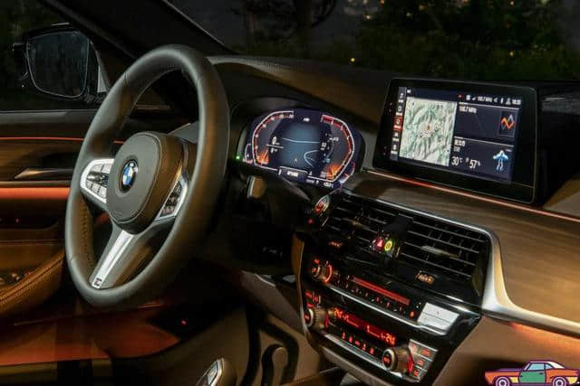 售价小涨配备升级，宝马BMW 5系列推出白金旗舰版