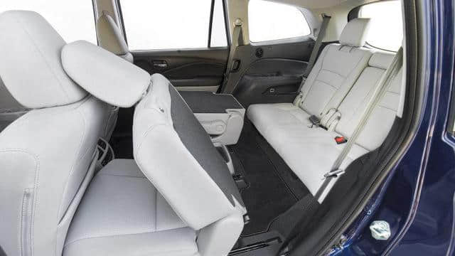 2020本田飞行员测评，价格微调变动较小，依旧是大空间的优秀SUV