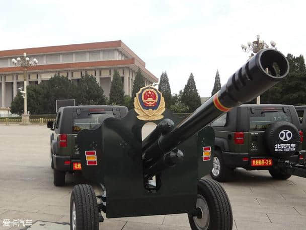 全中国仅有58辆的阅兵礼炮牵引车BJ40