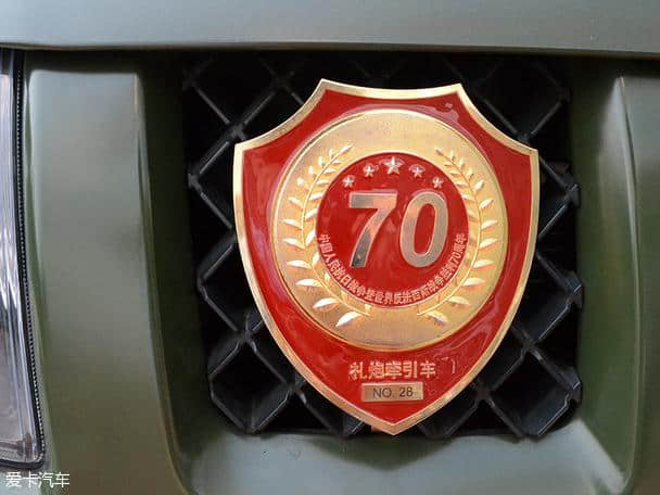 全中国仅有58辆的阅兵礼炮牵引车BJ40