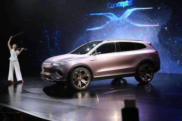 腾势汽车，它是中国第一个新能源汽车品牌，现推出全新概念车