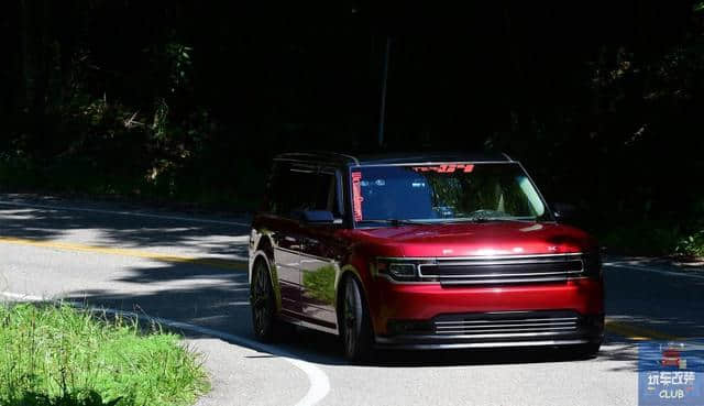 一辆“肌肉感满满”的全尺寸SUV！福特Ford FLEX