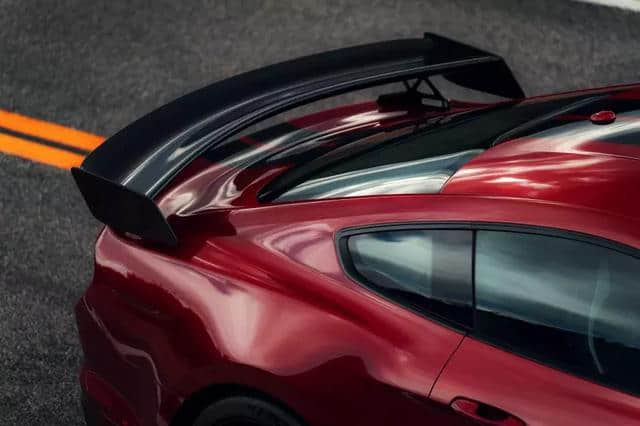感官炸裂新体验，福特 Shelby GT500 挟超过七百马现身！