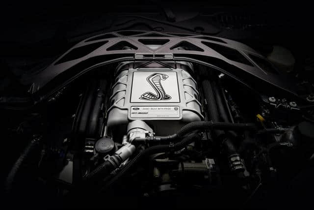 福特野马顶级车型Shelby GT500超700马力！眼镜蛇真的很野！