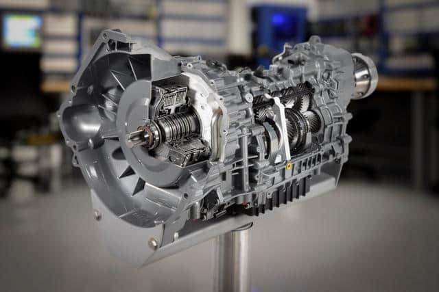 福特野马Shelby GT500凭最强V8引擎在10.6秒内完成0-100mph