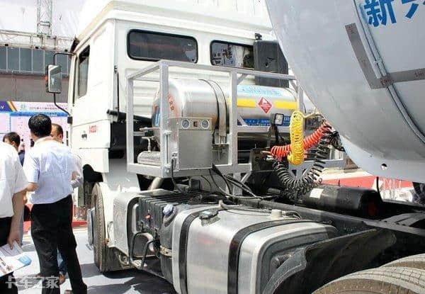 柴油+LNG双燃料卡车？已经不是什么新鲜玩意儿了！