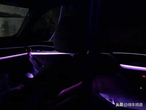 宝马525Li提车感受，氛围灯很漂亮，哈曼音箱还不错，动力够用
