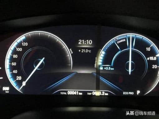 宝马525i提车感受，氛围灯颜色很漂亮，全液晶仪表盘的效果还不错