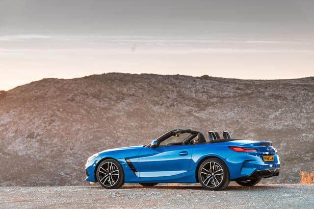 动力搭载2.0T和3.0T ，海外版2019款宝马 BMW Z4 sDrive20i欣赏！