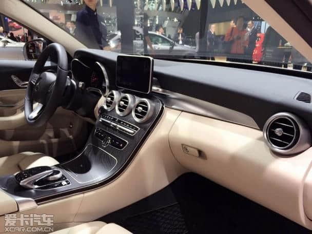 奔驰全新C200旅行版上市 售价41.90万元