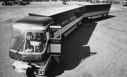 福特史上最长的货车，媲美轨道上的火车