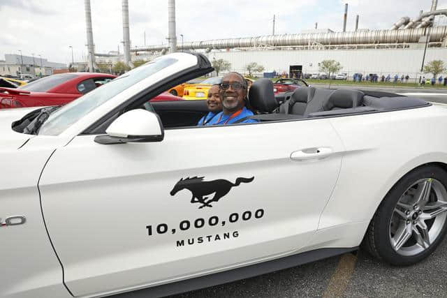 一款跑车卖了1000万辆，福特Mustang登顶全球最畅销跑车