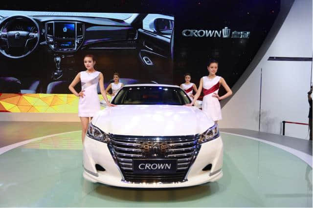 60年传奇，向时代致敬！ ——全新CROWN皇冠独秀深圳车展