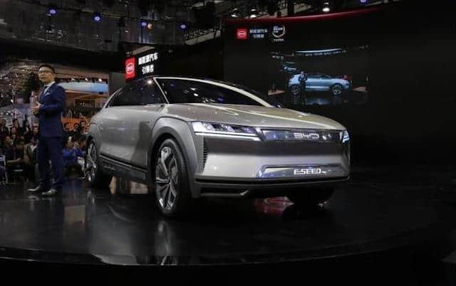 比亚迪这款概念车，造型炫目，全铝车身，一看就是爆款！