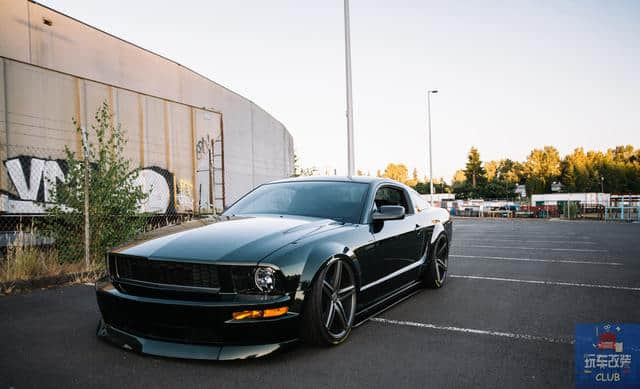 保留“纯美式肌肉车与原始机械感”的2008款福特野马Mustang