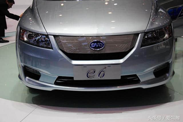 比亚迪E6这是中国电动汽车行业中电动车核心技术的代表