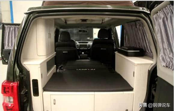 猎豹Q6旅居越野房车，价格20万，上下两张床，冰箱，淋浴一概俱全