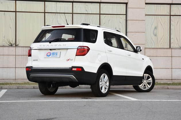 长安CX70新增两款车型 售价7.49-10.49万元