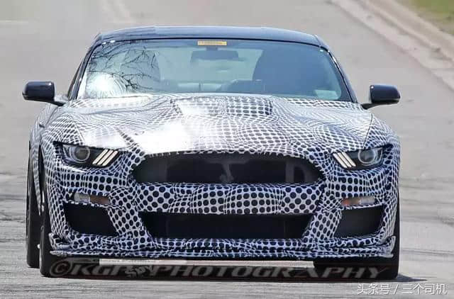 2019款福特野马Shelby GT500再曝光，平民跑车，追求个性就选它