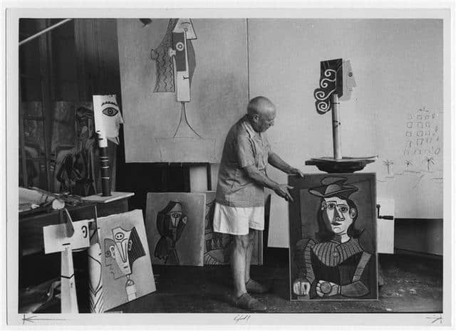 毕加索工作室黑白照片