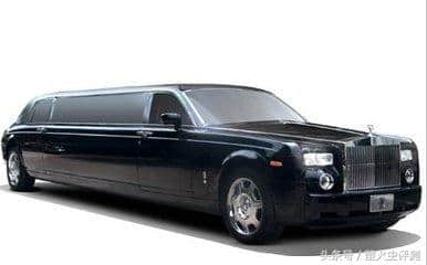 国产加长版“林肯”礼宾车，车长9米仅售30万，网友：让林肯汗颜