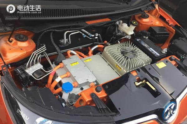 北京EC200纯电动车功能大升级 电池容量增加 快充接口也有了