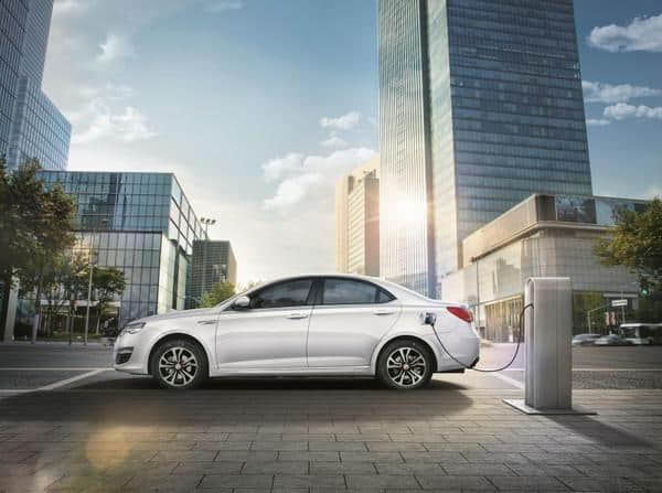 2017年度魅力车 新能源最佳插电混动 —— 荣威 e550