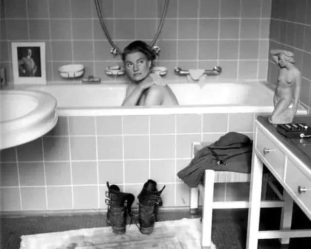在希特勒浴缸“洗澡”，毕加索为她作画，这只是她传奇的前半生