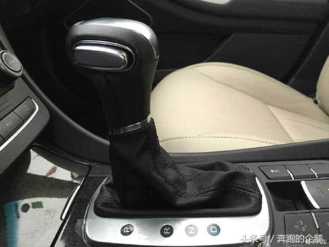 新能源汽车中的一匹黑马 荣威e550新科技新感受！