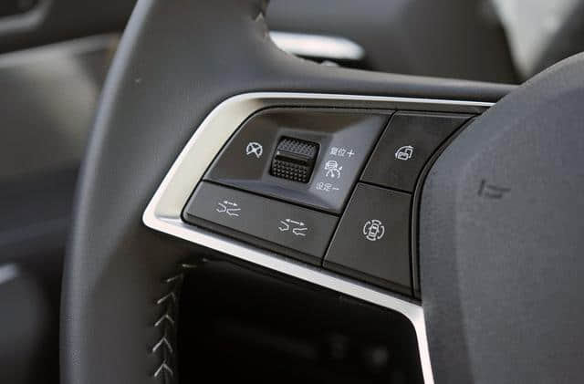 底盘更完善 驾控更有质感 比亚迪宋Pro DM四驱版试驾评测
