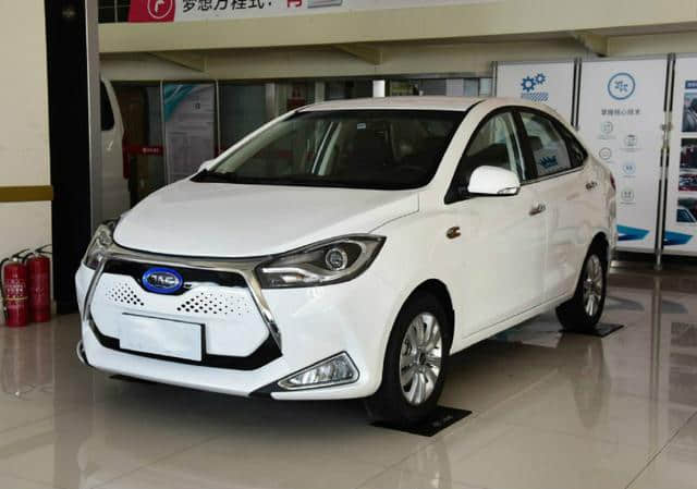 顶配9万起，紧凑型电动车，功率50 kW，与北汽EV160高下立见！